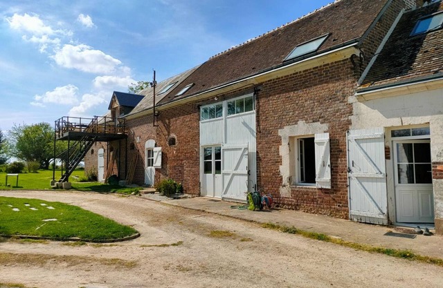 Charming cottage with pool, terrace, and garden in the Loir Valley