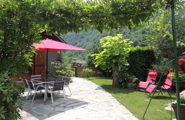 charming cottage at 900 m above sea level and 15 minutes from the ski resort Le Mourtis