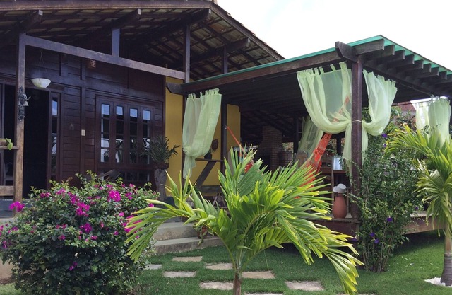 Charming cottage in banana trees in Cond. Serra Waters