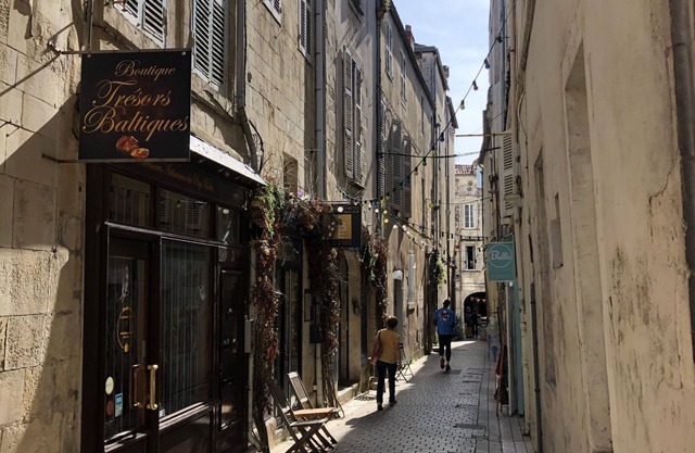 Charming cottage in La Rochelle, close to the beach!