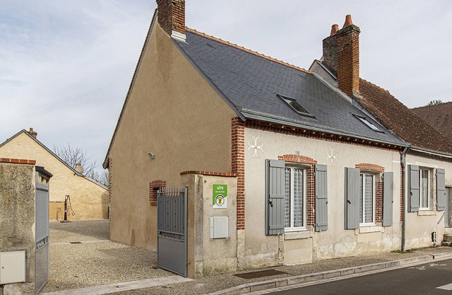 Charming Cottage Near Cheverny Castle - Modern, Spacious, and Quiet with Private Garden