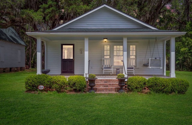 Charming Cottage on Historical Thomasville Estate Downtown