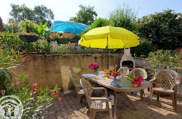 Charming cottage with garden, WiFi, pets allowed