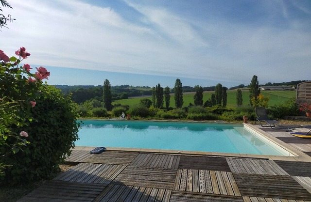 Charming Cottage with Pool in Countryside, Near Périgueux – Sleeps 4, Pet-Friendly