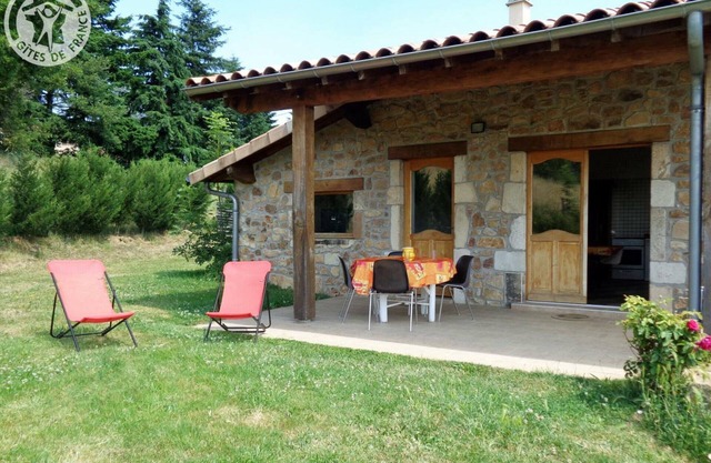 Charming Cottage with Terrace, Garden, and Modern Amenities in Tranquil Setting