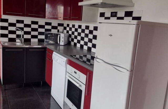 Charming Countryside Cottage with Garden, BBQ & WiFi Near Valenciennes