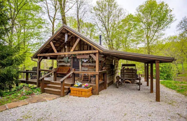 Charming, country escape cabin: Woodland Cabin