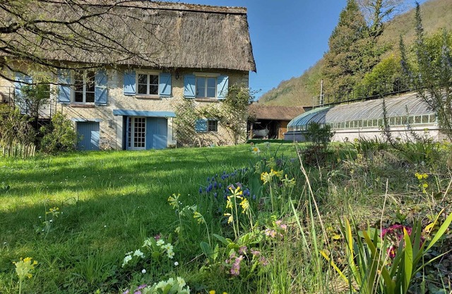 Charming country house with greenhouse