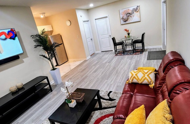 Charming & cozi Basement in a Family-Friendly Lanham Neighborhood, MD.nn
