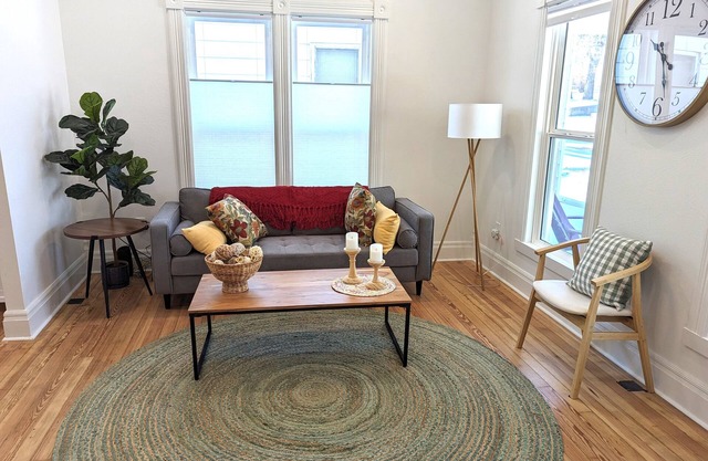 Charming, cozy home downtown Buffalo