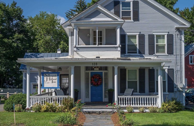 Charming, cozy Inn located in the heart of Northfield