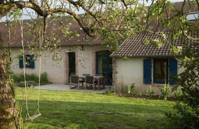 Charming Eco-Renovated 19th Century Cottage in Brenne Nature Park with Garden and Modern Amenities
