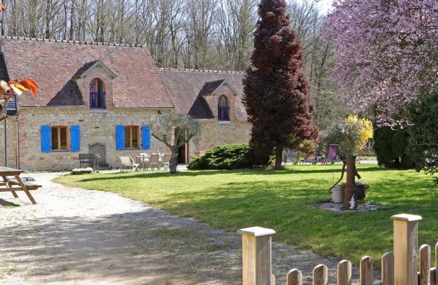 Charming Forest Cottage: Equestrian Center, Garden, and Outdoor Games