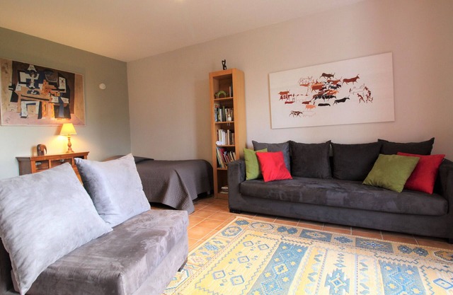 Charming family cottage with garden and Wifi, pets allowed