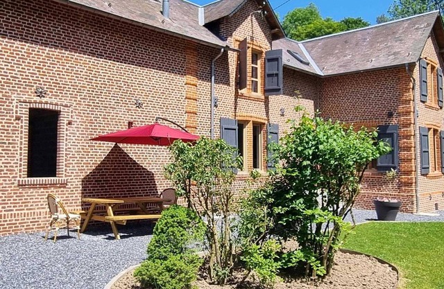 Charming Forest House: Fireplace, Bikes, Baby-Foot, Ping-Pong, Near Nature Trails