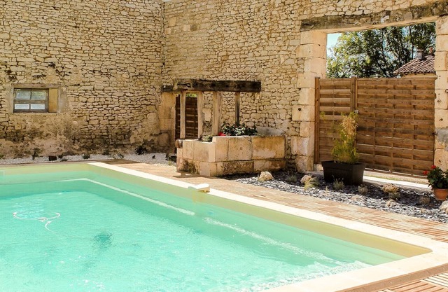 Charming holiday home in Aquitaine with Swimming Pool