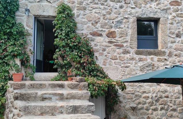 Charming hamlet house Thines valley