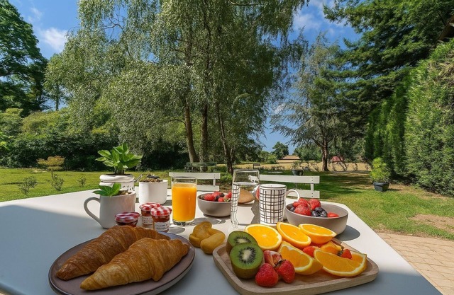 Charming little cottage, ideal for families.