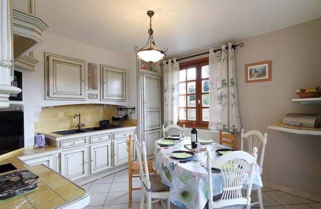Charming Cottage near Puy-en-Velay: 3BR, Scenic Views, Ideal for Families & Professionals