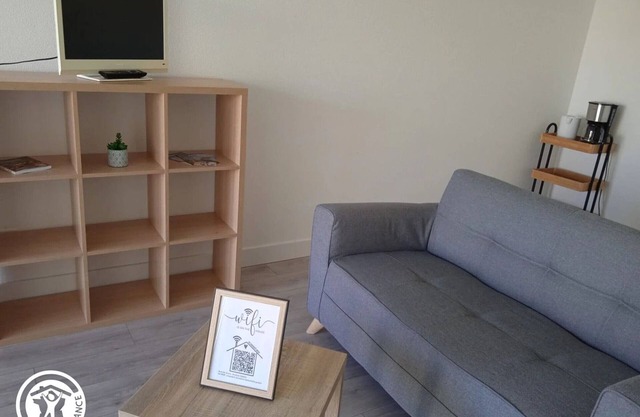 Charming Coastal Cottage for 2 near Beaches and Marais Poitevin