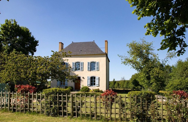Charming XIX Century Home with Garden, Near River, Hiking Trails, and Historic Sites