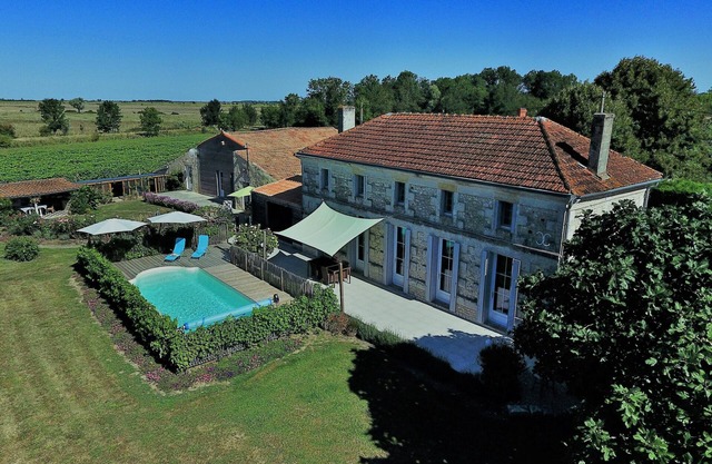 Charming cottage on the estuary of the Gironde