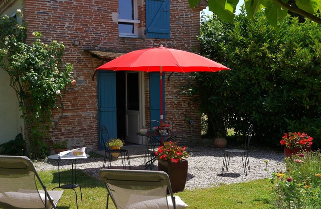 CHARMING GÎTE. VELO VOIE VERTE. POMMEVIC. 3 PERS