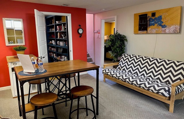 Charming garden level suite with private entrance