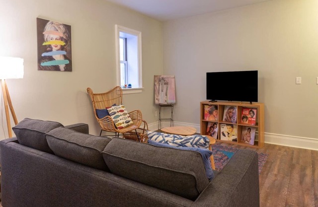 Charming Getaway Apartment in Midtown
