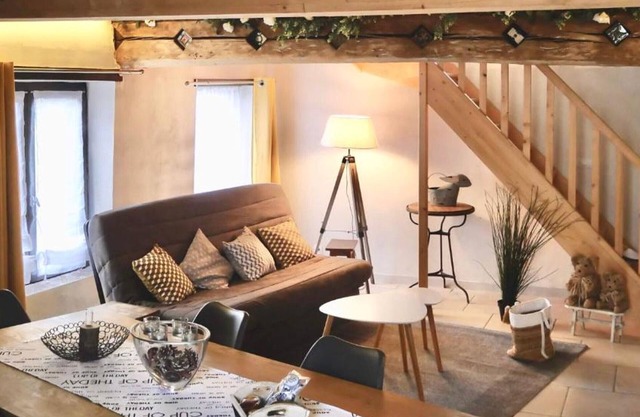 Charming gîte with air conditioning, parking and terrace near Saint-Amand-les-Eaux