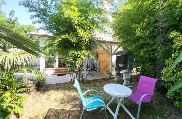Charming Gite Venitia with Private Terrace, Wi-Fi, and Air Conditioning