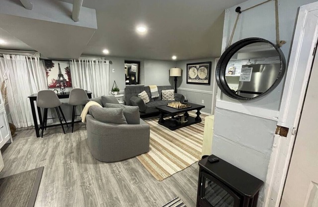 Charming Greater Basement Philly Apt.