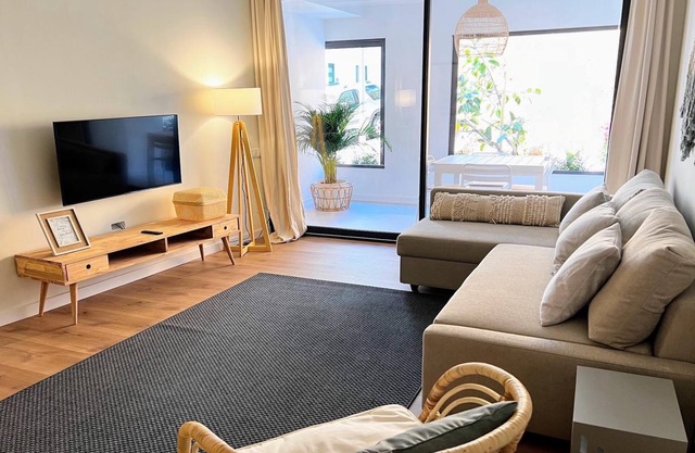 Charming ground floor 200m beach and train