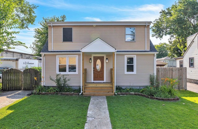 Charming Hideaway near Chicago
