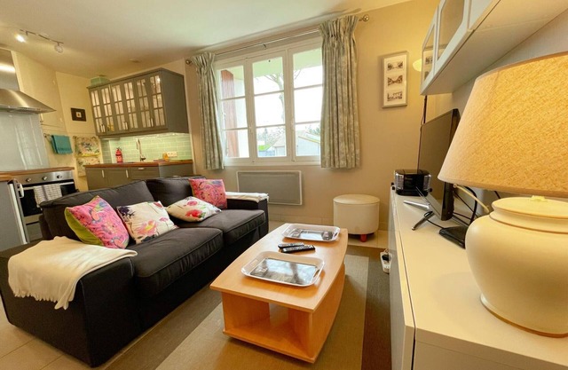 Charming Historic Cottage with Garden in Richelieu, Near Loire Valley Castles