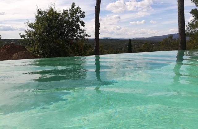 Charming house with pool, garden and magnificent views of the Pic St Loup