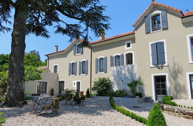 Charming house with swimming pool