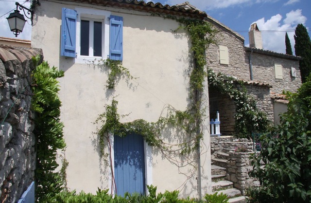 Charming holiday home in southern French wine village