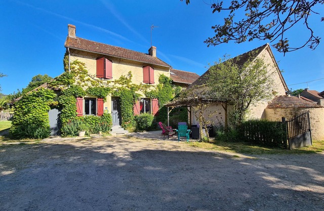 Charming Home with Heated Pool, Hot Tub, and Private Garden in Le Menoux
