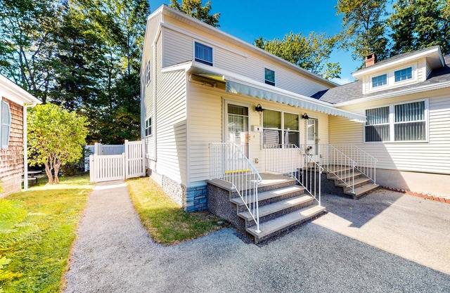 Charming home with unbeatable downtown location, AC, and private washer/dryer