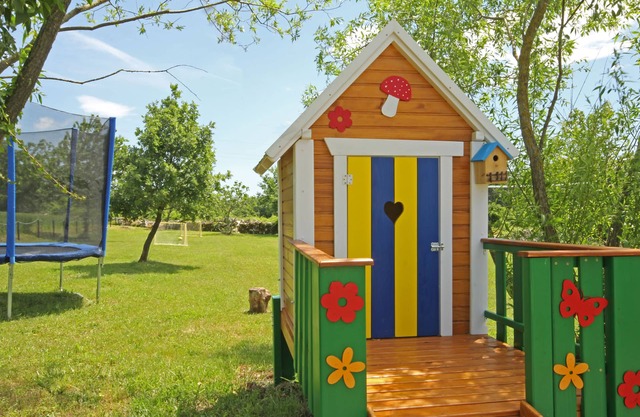 Charming house for kids with parents on 3000 m2 of land in green countryside :)