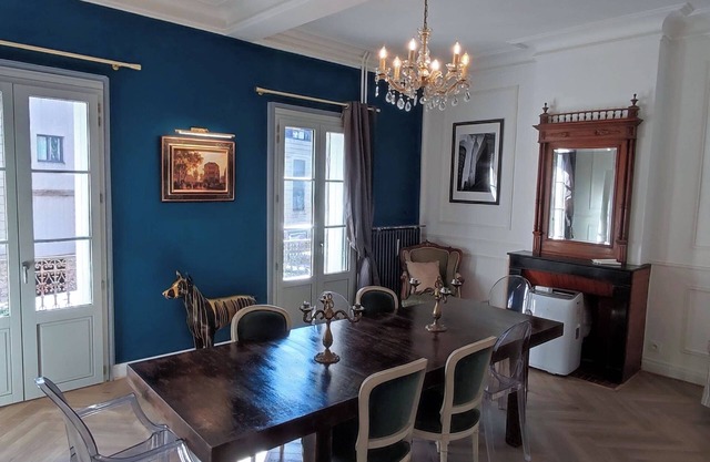 Charming house downtown ARCEAUX 140M2. 4 bedrooms. Possible Prkg