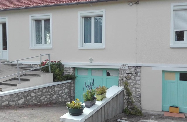 Charming House Near Chambord: Modern Comfort, Private Garden, Parking, and Bike Trails