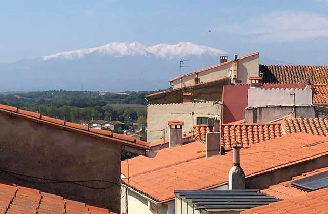 Charming house in Elne historic centre with views