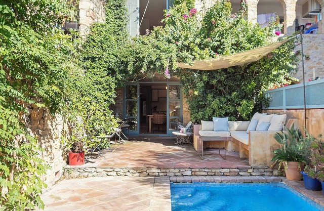 Charming house in Peratallada