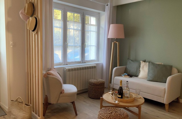 Charming house in the village of Ambleteuse, 800 m from the beach.