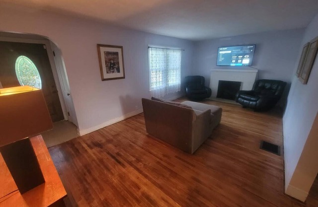 Charming house in the heart of New Albany close to downtown Louisville!