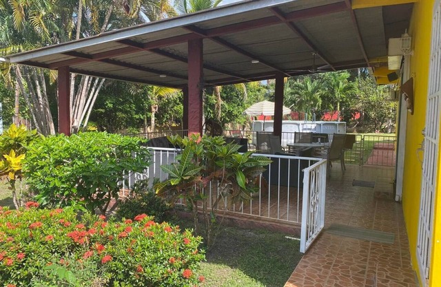 Charming house with pool minutes from the beach!