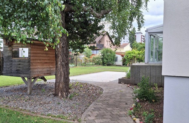 Charming house with large garden 3 minutes from Switzerland