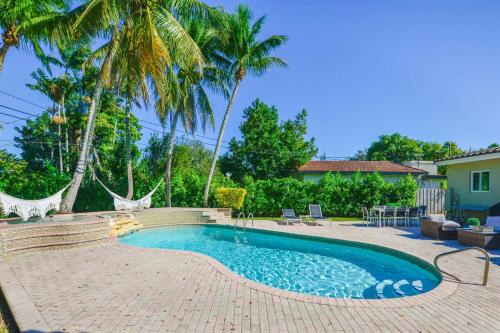 Charming House with Private Pool n Coral Gable